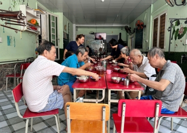 CHĂM SÓC NGƯỜI CAO TUỔI THEO YÊU CẦU 